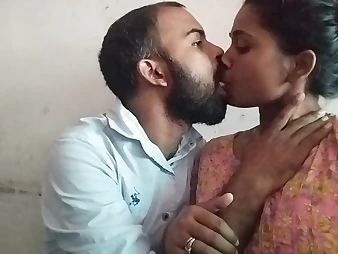 Desi Duo Sex Scandal, Deep throating Indian Girlfriend Good-sized Boobs