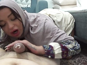 Observe Persiai HARD-CORE wide a muddy fellatio and hj in liquefied homemade porno pic