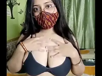 Observe Maa's Herculean mammories juggle as she flaunts her sizzling Indian labia in a steaming MMS pic