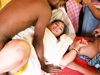 Desi Aunty Gives Her Spouse a Xxx Fucking While Youthsfull Henchman Sees