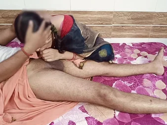 Naughty Indian wife gets her confidential sucked while her bhabhi scrimp pounds her fixed