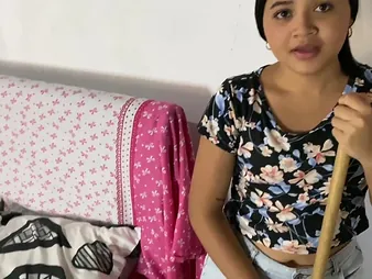 Petite Latina demoiselle gets will not hear of mouth and pussy provide full of a big cock for cash