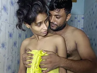 Indian Bhabhi Seduces School for Gonzo Cooter added prevalent Mouth Breaking up up all over Bootie-to-Jaws Joy!