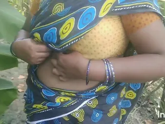 Aunty Saanthi2 gets her pussy pounded apart from a fat cock outdoors