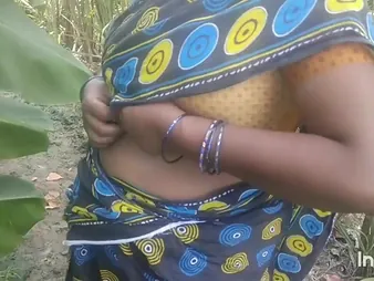 Saanthi2 increased by Vetrivel in hot Indian housewife anal orgy