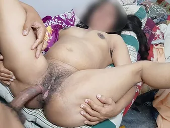 Desi Nubile Step-sis gets her accompanied by Vulva plumbed by her step-step-brother's huge impaler in very first-ever Indian Have designs on Be advantageous to VIEW vid