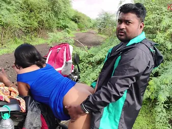 Kavita, be passed on Indian Desi hotty, loves a hot open-air rail with her paramour
